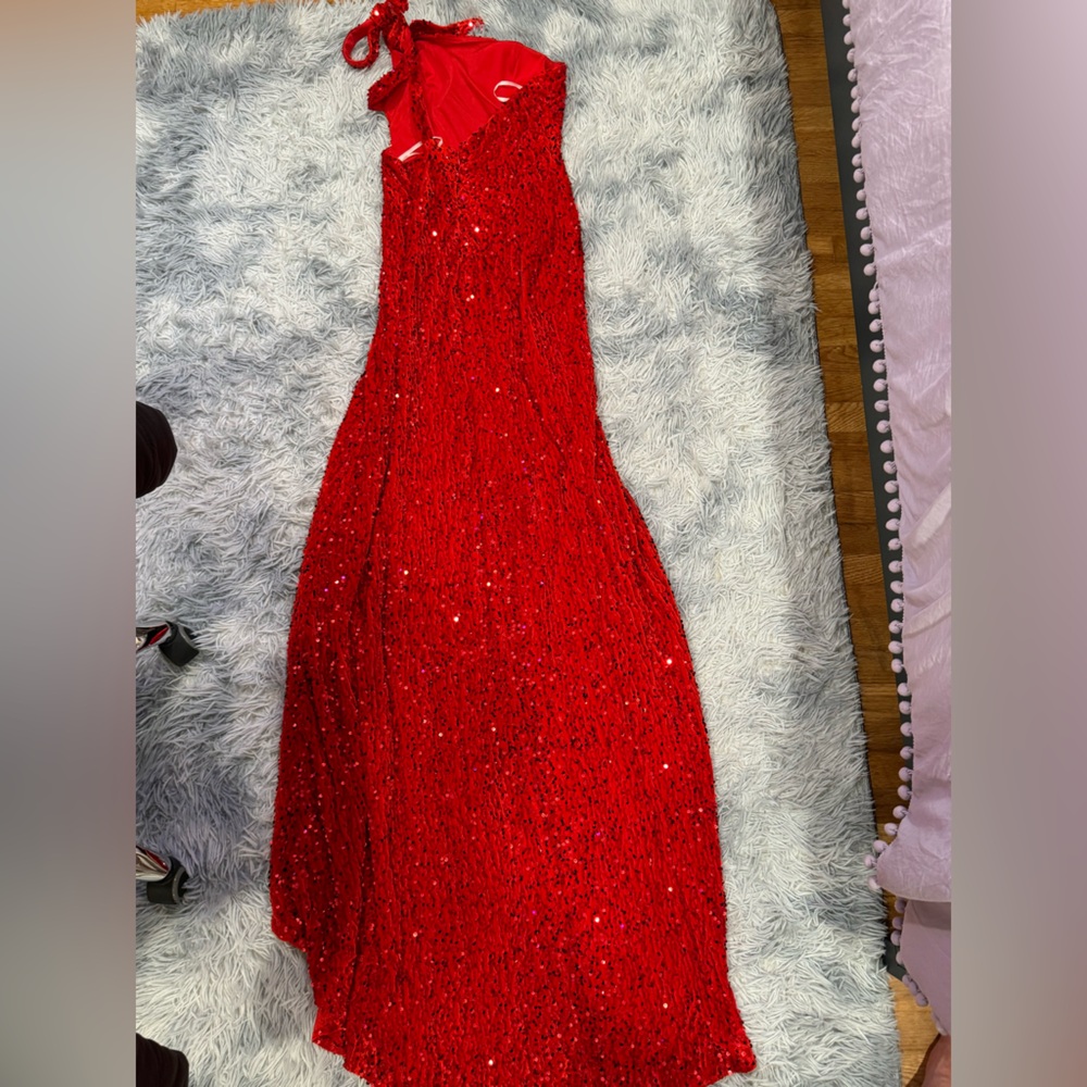Red dress with a slit❤️ - Picture 5 of 6